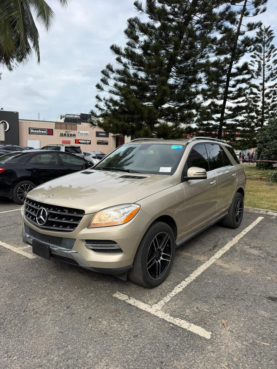 2013 Mercedes Benz ML350.. Accident Free. Low mileage. 19.8M