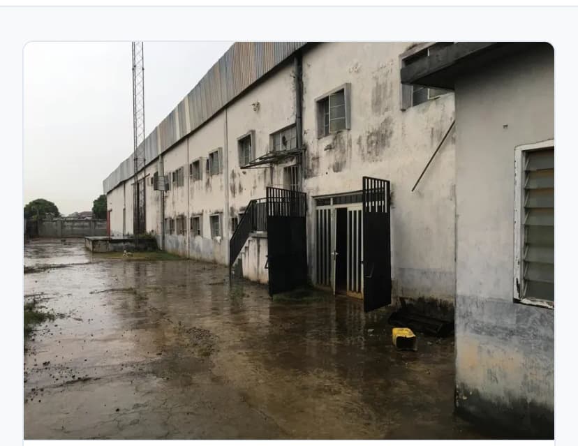 4Bay warehouse on 16000 sqm