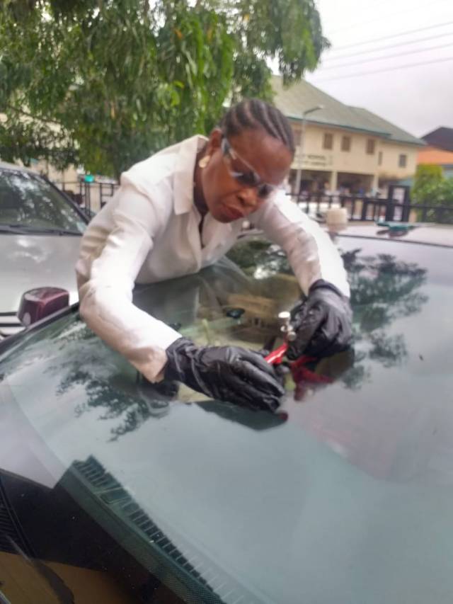 Windshield Repair At Djglass Automobile Windscreen Tech - Call 07051738641